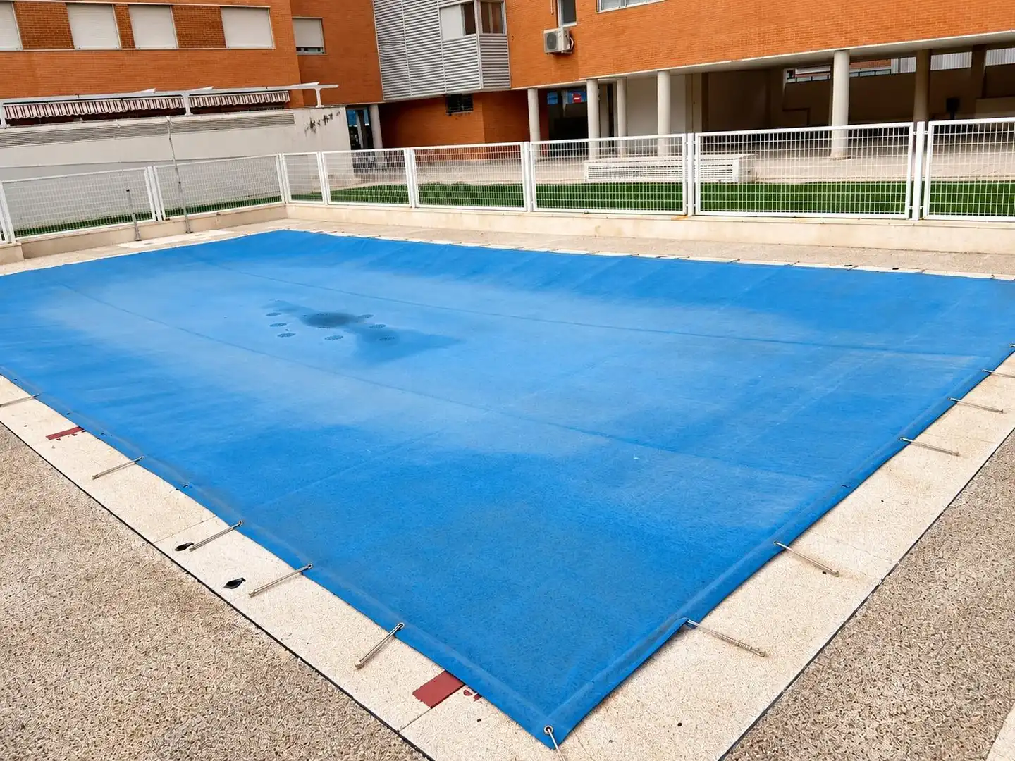 Schwimmbecken von Wohnung zum Verkauf in Hospital