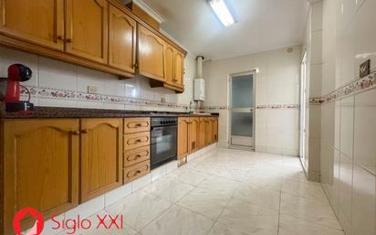 Cuina de Casa o xalet en venda en Vila-real amb Aire condicionat, Terrassa i Moblat