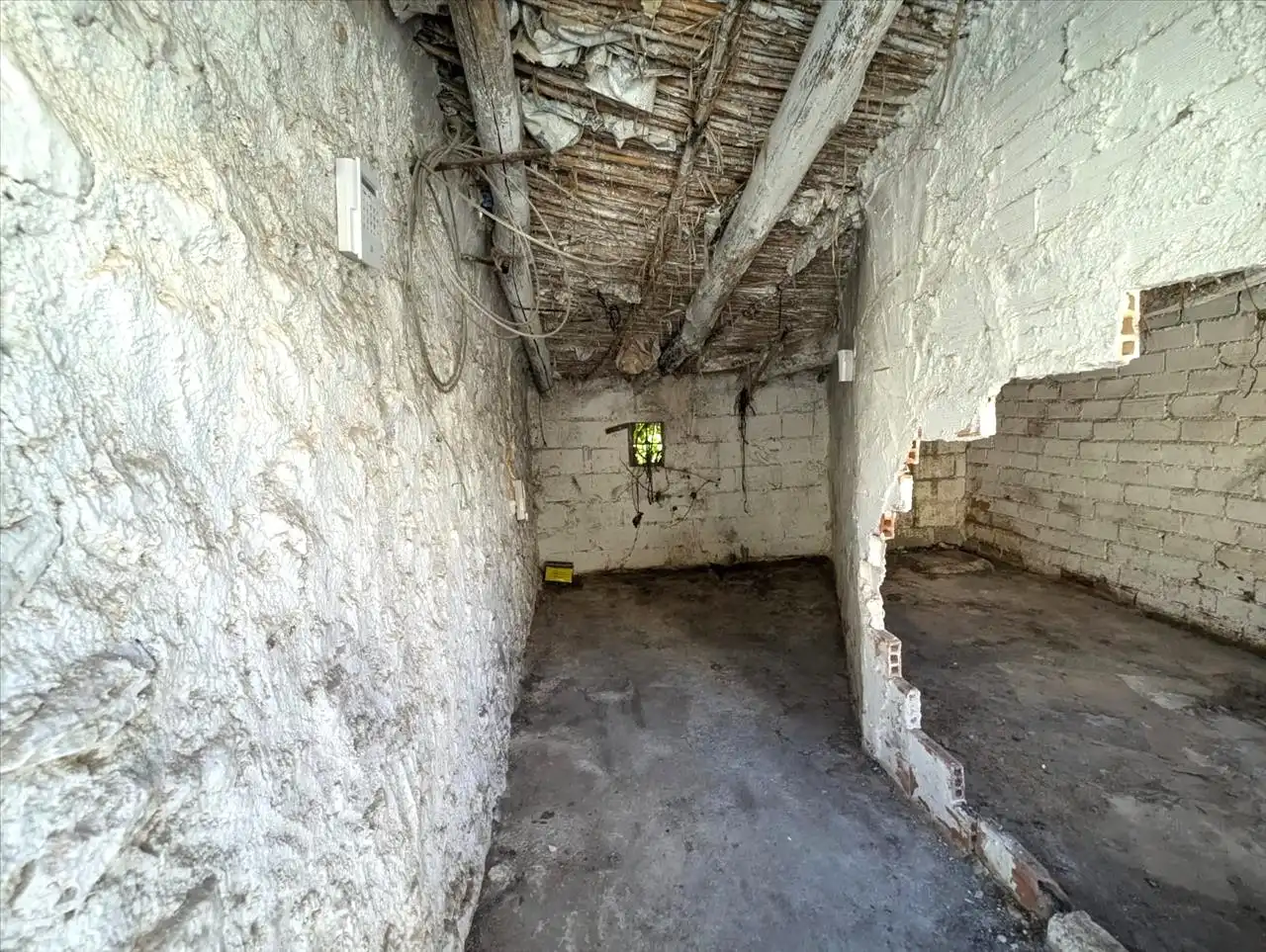 Storage room for sale in Jardines, Alcóntar