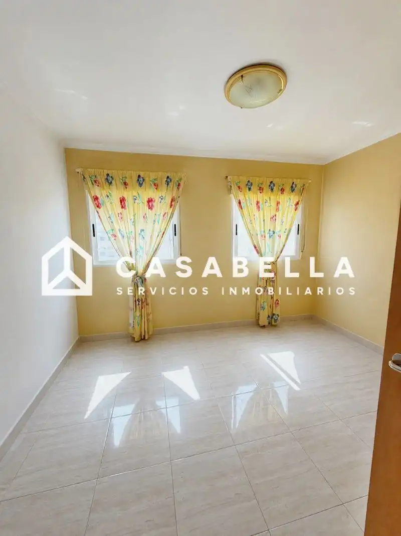 Bedroom of Flat for sale in Valencia