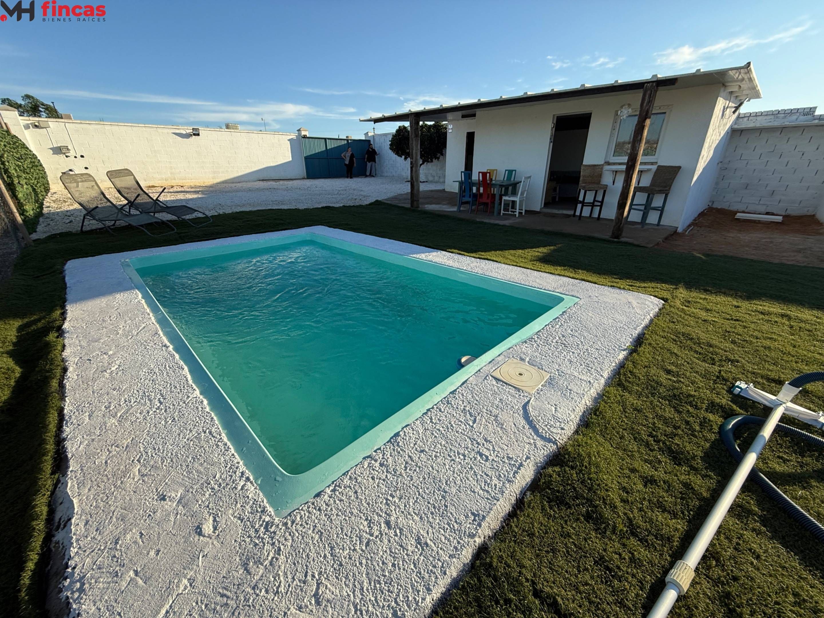 Swimming pool of Country house for sale in Dos Hermanas  with Air Conditioner, Private garden and Terrace
