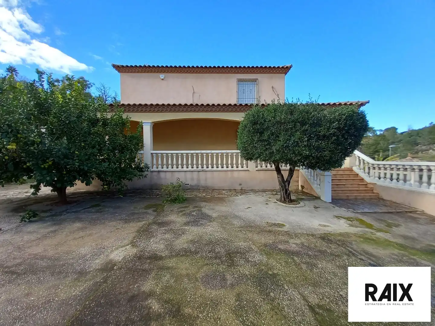 Vista exterior de Casa o xalet en venda en Alzira amb Calefacció, Piscina i Balcó