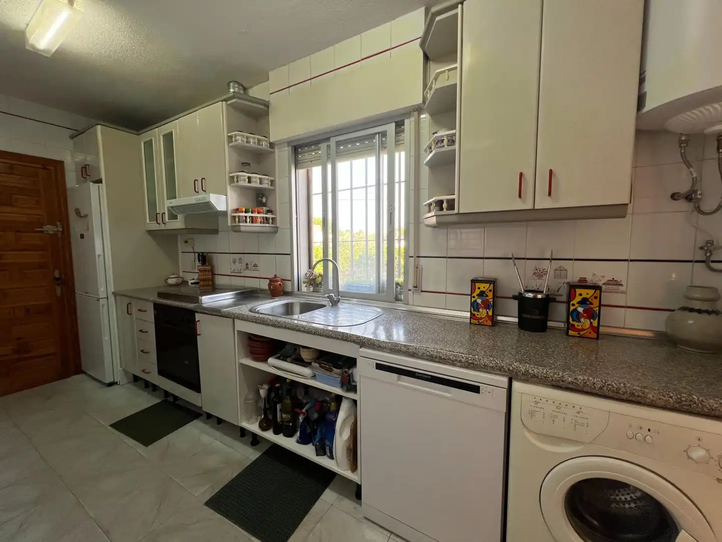 Kitchen of Houses for sale in El Viso de San Juan  with Air Conditioner, Heating and Private garden