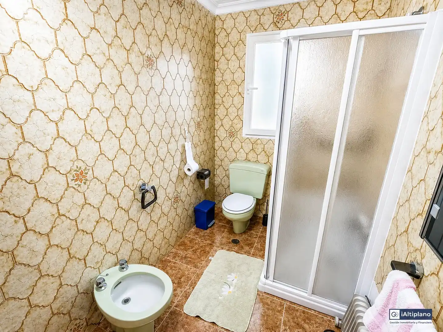 Bathroom of Flat for sale in Caniles  with Terrace and Furnished