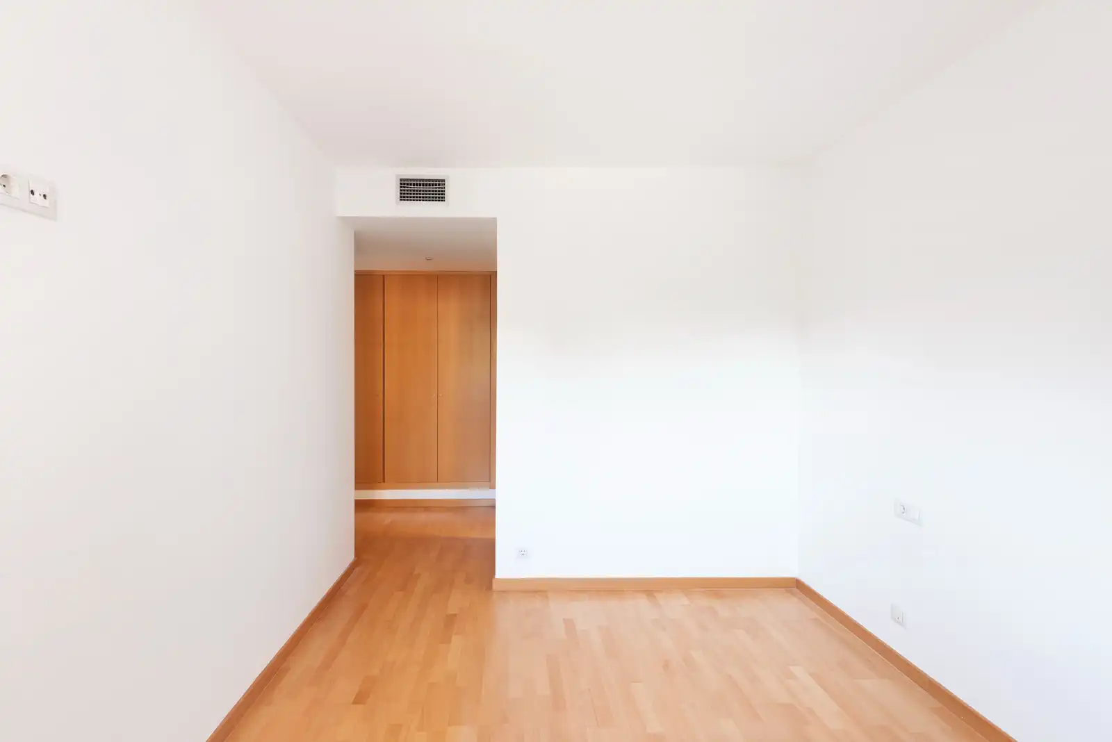 Flat for rent in Sabadell  with Heating, Parquet flooring and Oven