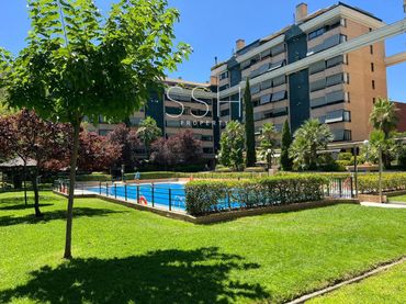 Piso con piscina en alquiler en Galeón