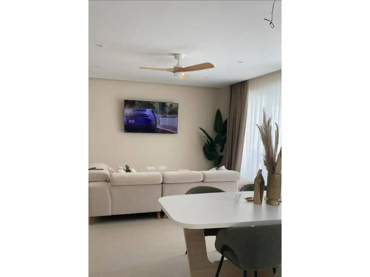 Sala d'estar de Casa o xalet en venda en Baza amb Aire condicionat, Calefacció i Jardí privat