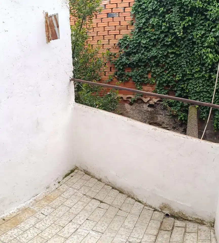 Terrassa de Casa o xalet en venda en Sabiñán amb Jardí privat, Terrassa i Moblat