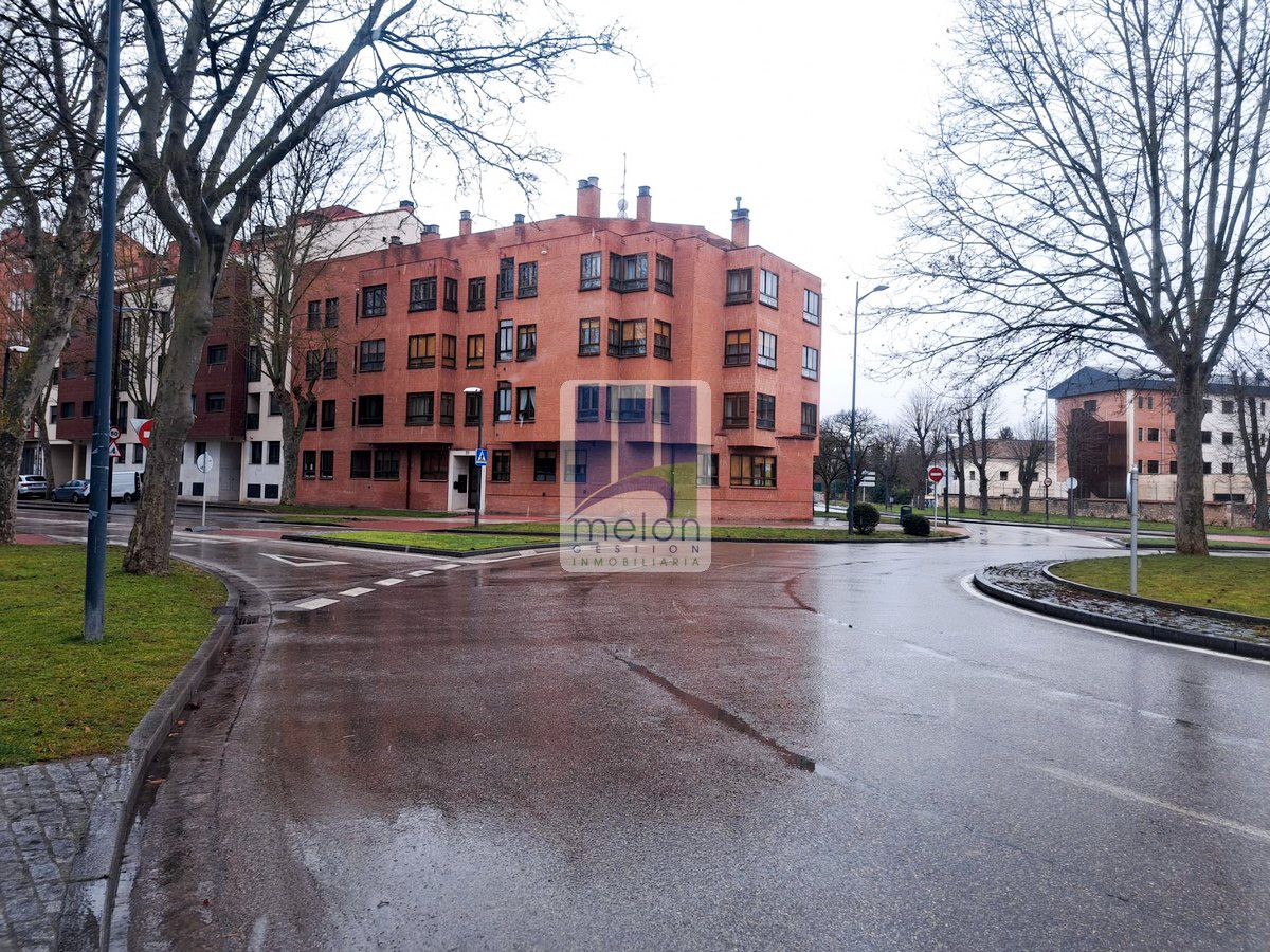 Vista exterior de Pis en venda en Burgos Capital amb Traster