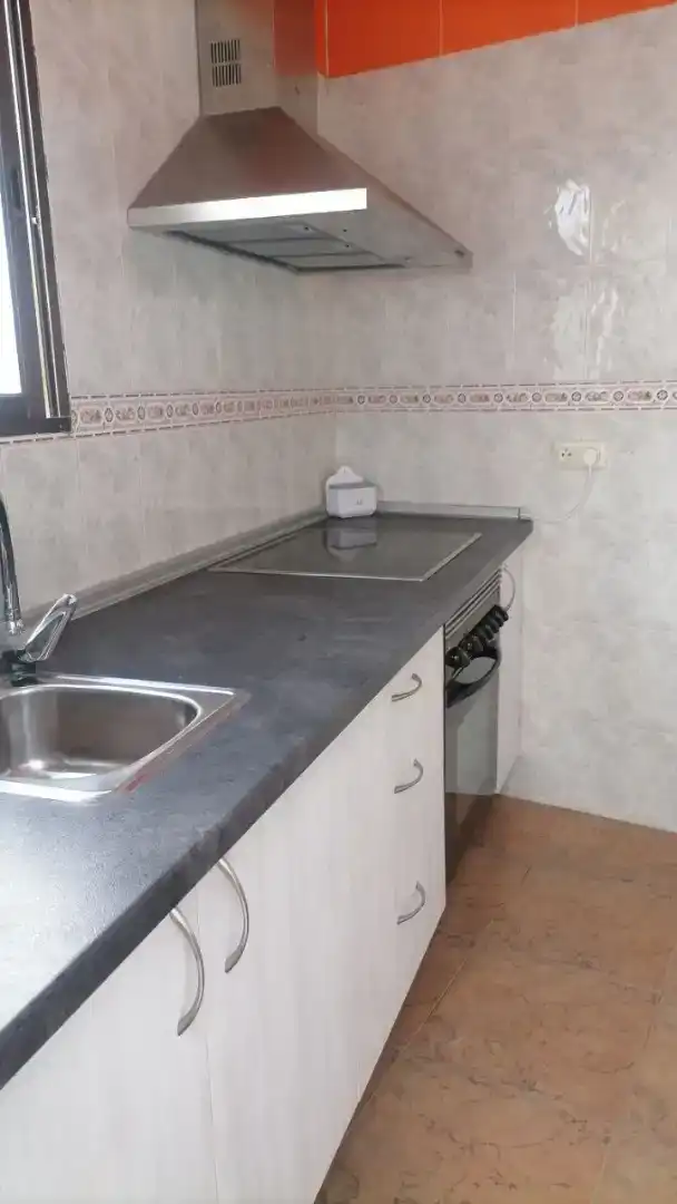 Cuina de Casa adosada en venda en Almodóvar del Río amb Aire condicionat