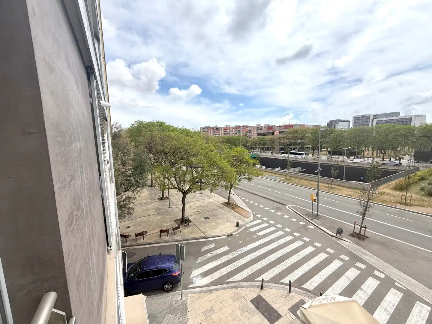 Exterior view of Flat for sale in L'Hospitalet de Llobregat  with Air Conditioner, Heating and Oven