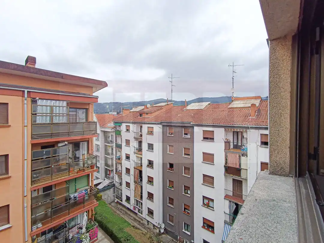 Vista exterior de Piso en venta en Errenteria con Calefacción y Balcón
