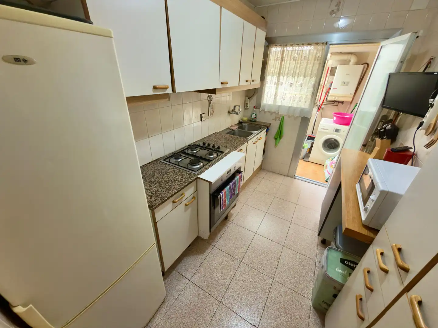 Küche von Wohnung zum Verkauf in Cornellà de Llobregat mit Balkon