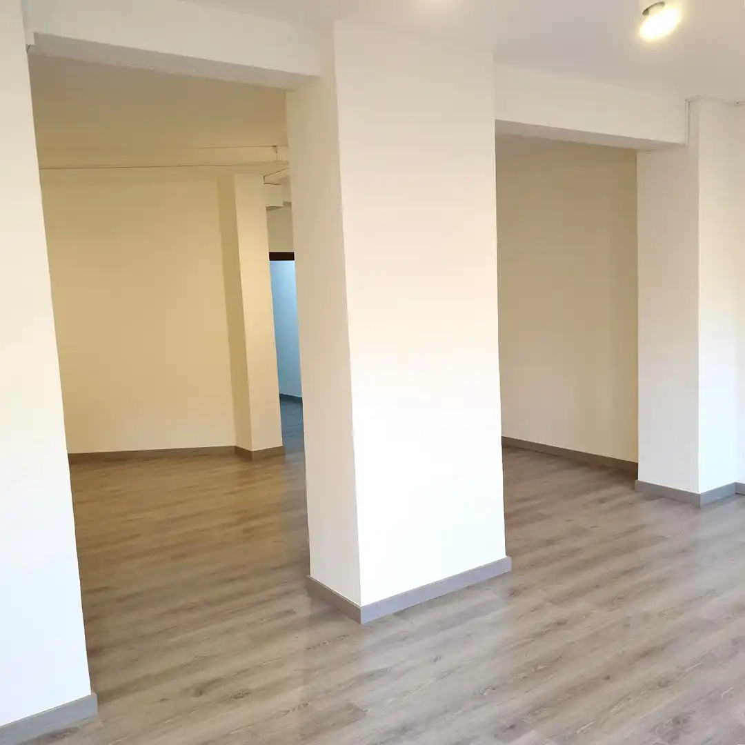 Commercial properties for sale in Barcelona  with Parquet flooring