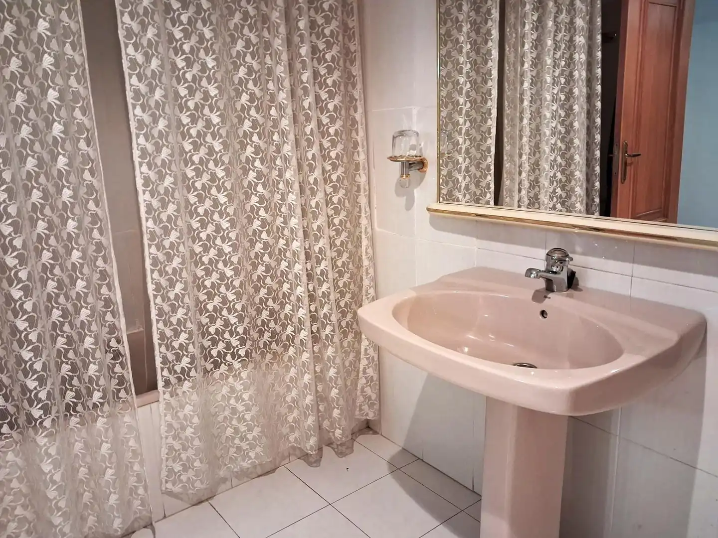 Bathroom of Flat for sale in Gandia  with Heating, Terrace and Storage room