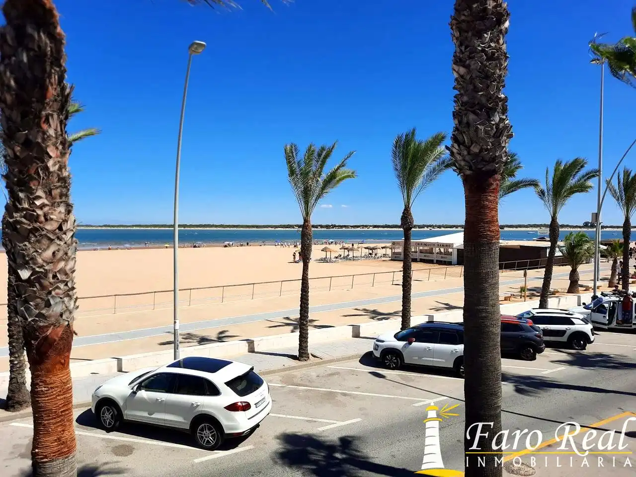 Casa adosada de lloguer en Sanlúcar de Barrameda amb Jardí privat i Moblat