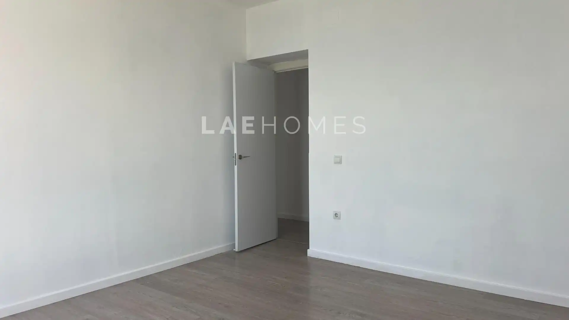 Schlafzimmer von Dachboden zur Miete in Málaga mit Parkett