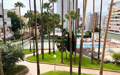 Swimming pool of Flat for sale in Benidorm  with Air Conditioner, Terrace and Balcony