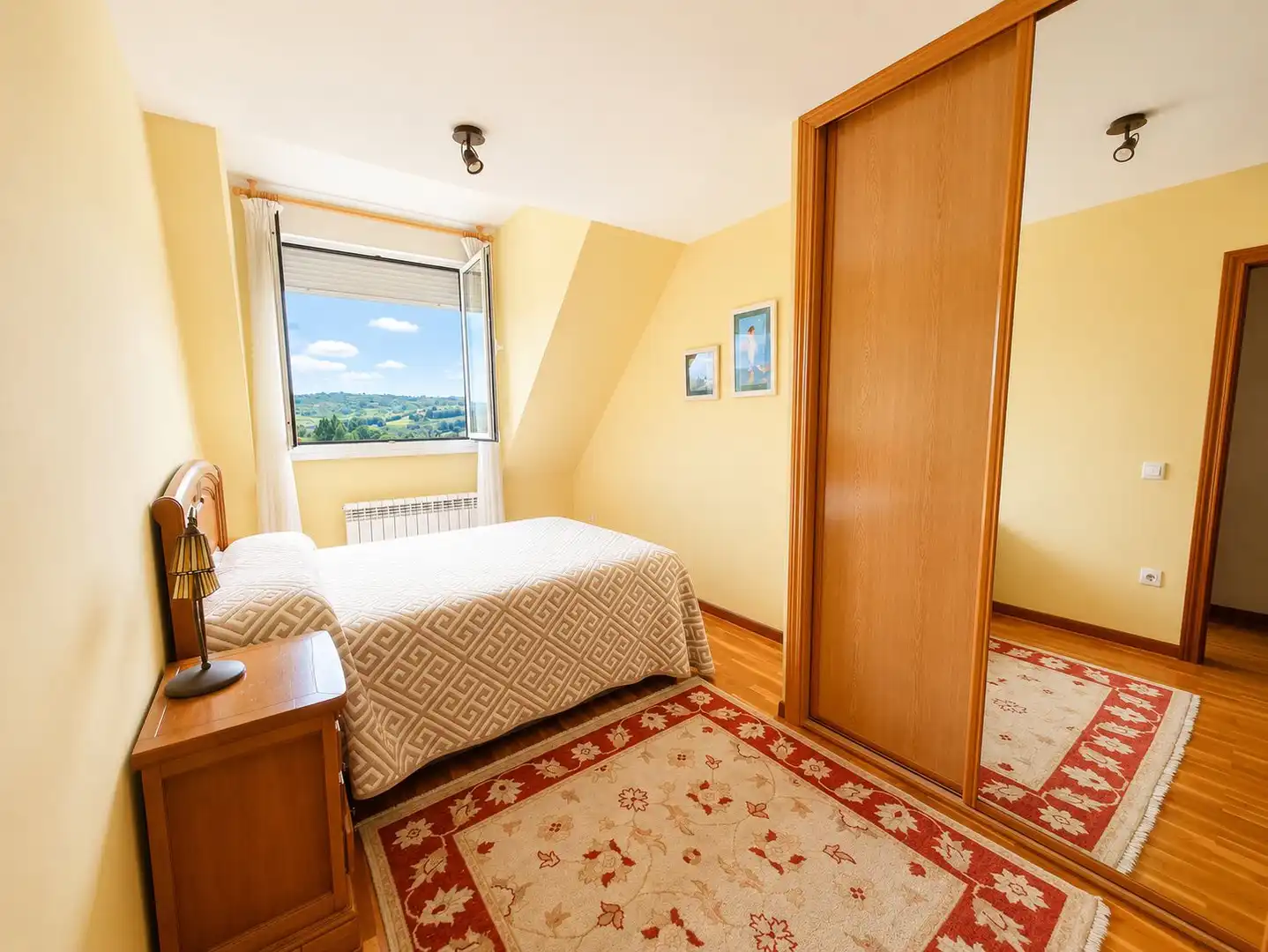 Habitación de Piso en venta en Oviedo  con Calefacción y Trastero