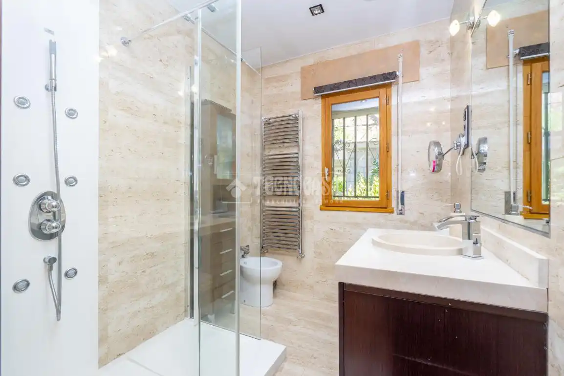 Bathroom of Detached homes for sale in Manzanares El Real  with Heating, Private garden and Terrace