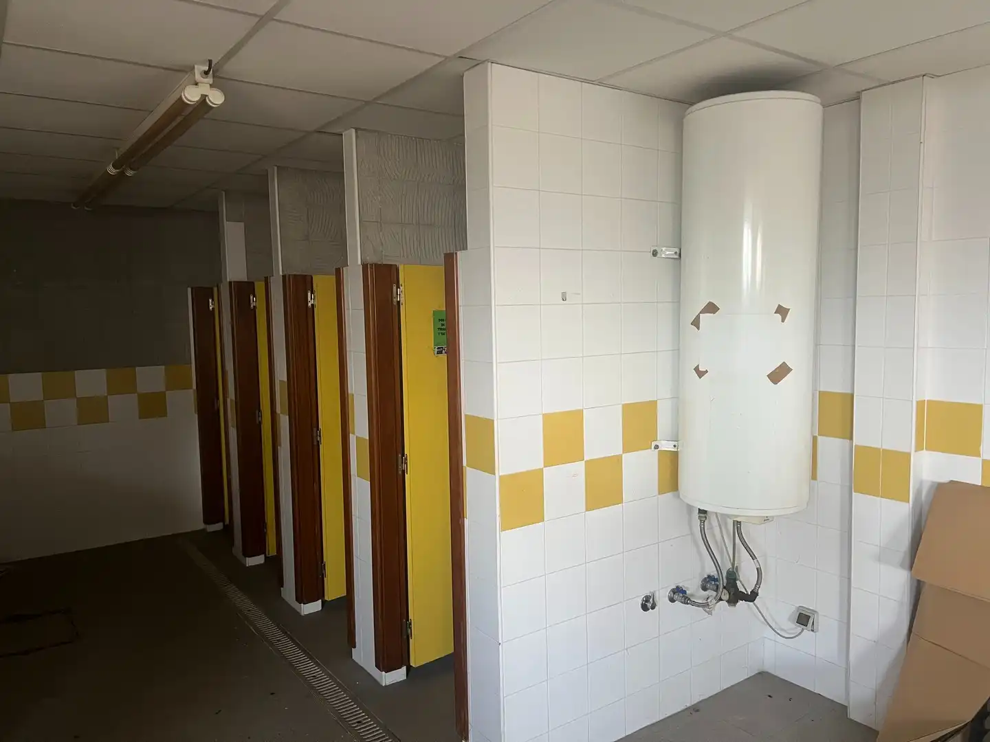 Baño de Nave industrial de alquiler en Vigo  con Calefacción y Alarma
