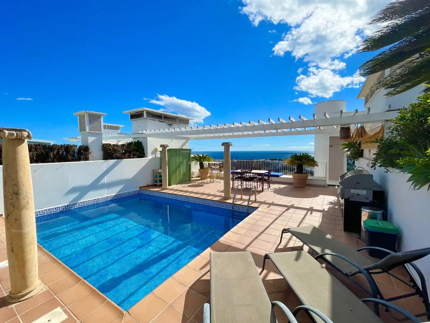 Piscina de Àtic de lloguer en Marbella amb Aire condicionat, Terrassa i Piscina