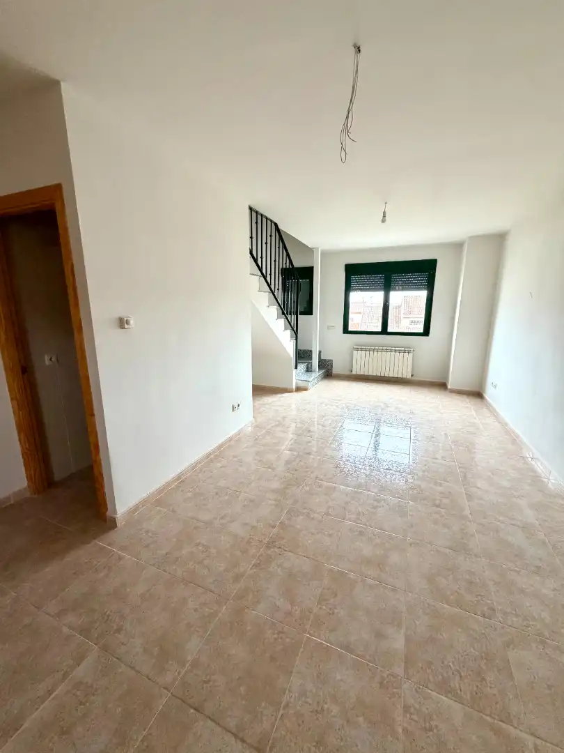 Maisonette zum Verkauf in Calle Bargas, Alameda de la Sagra