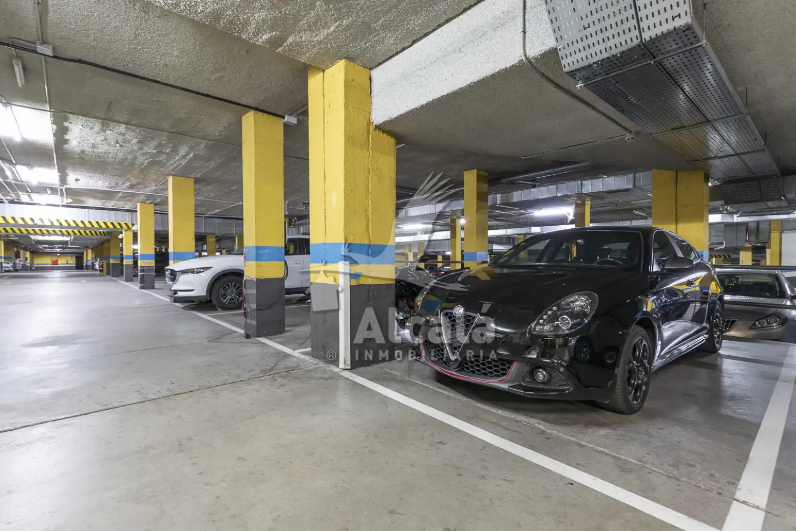 Parking of Flat for sale in Alcalá de Henares  with Air Conditioner, Heating and Private garden