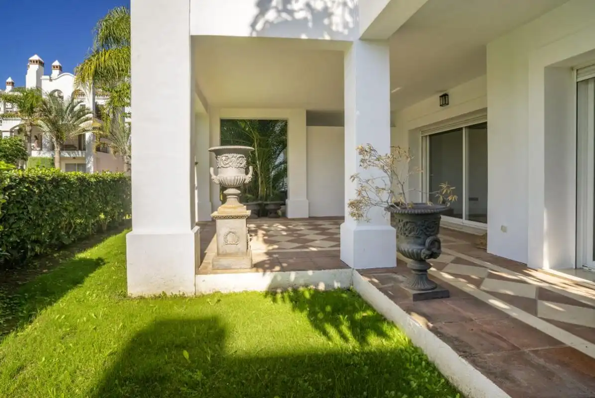 Terrassa de Planta baixa en venda en Marbella amb Aire condicionat, Calefacció i Jardí privat