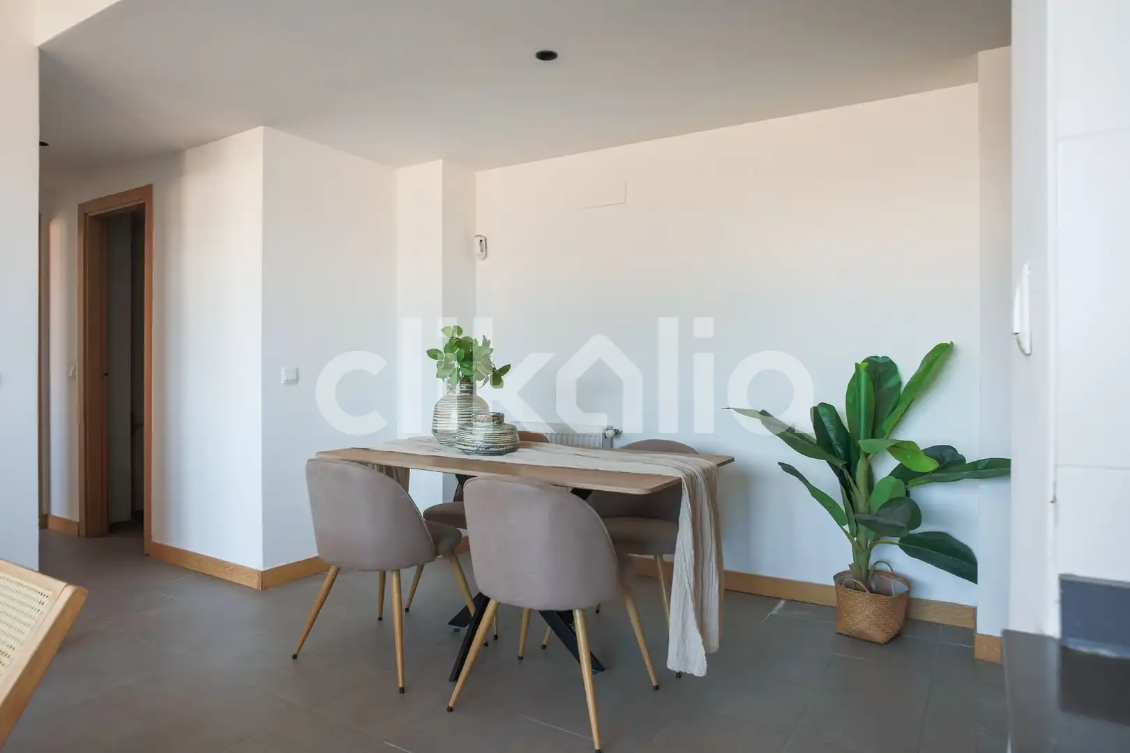 Menjador de Pis en venda en Tres Cantos amb Calefacció, Traster i Piscina