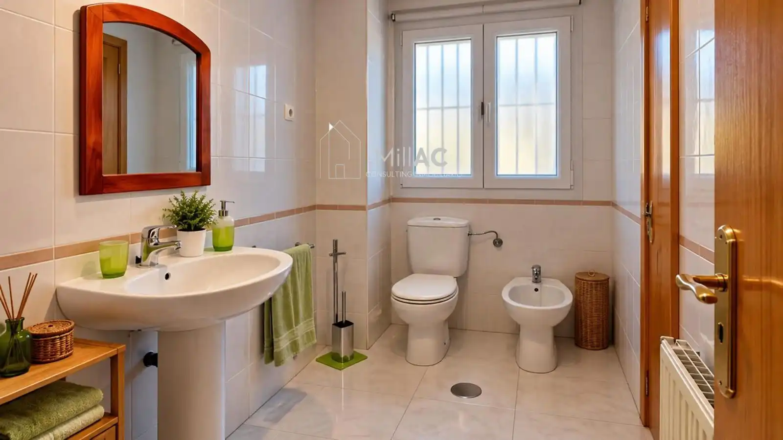 Bathroom of Attic for sale in Carabanchel