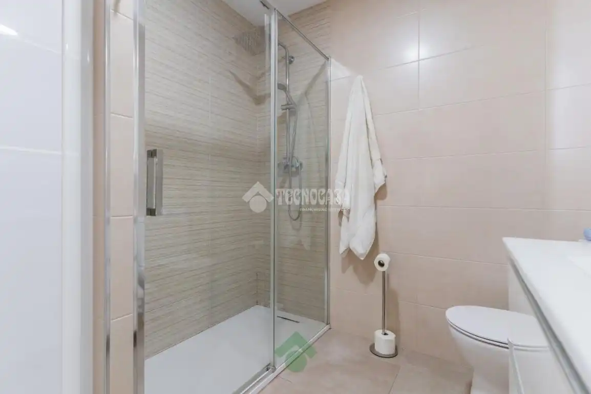 Bany de Pis en venda en Puerto Real amb Aire condicionat