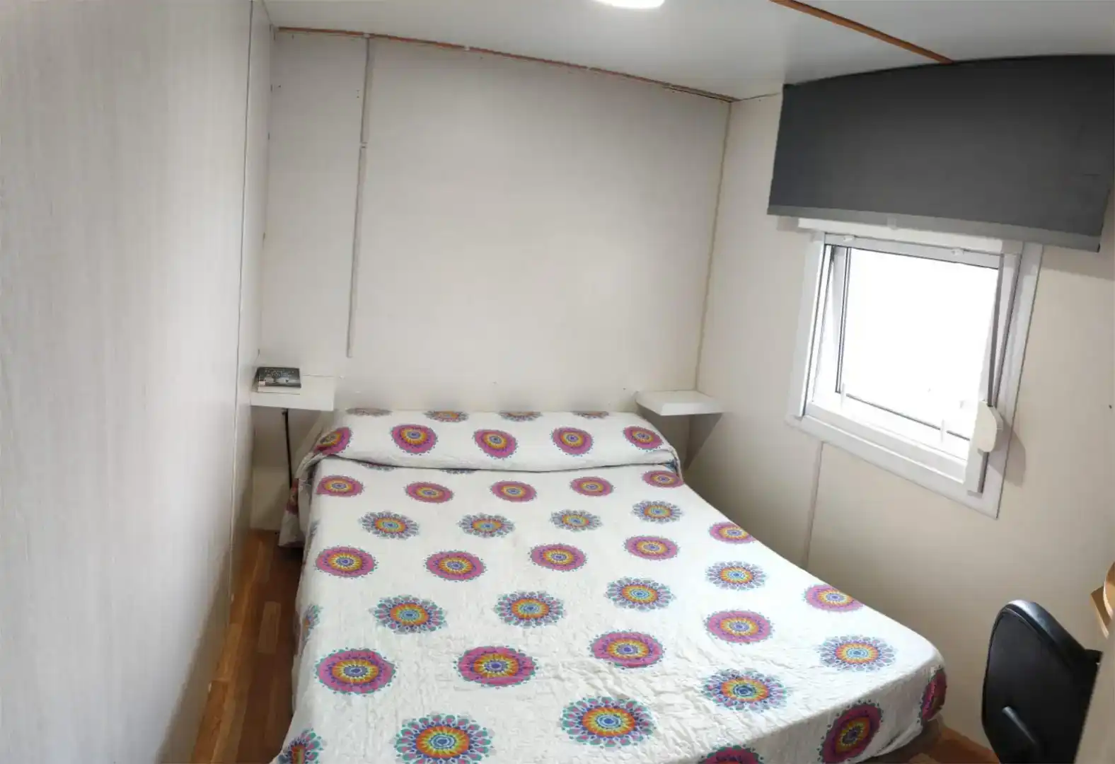 Habitación de Apartamento en venta en Felix con Amueblado, Microondas y TV