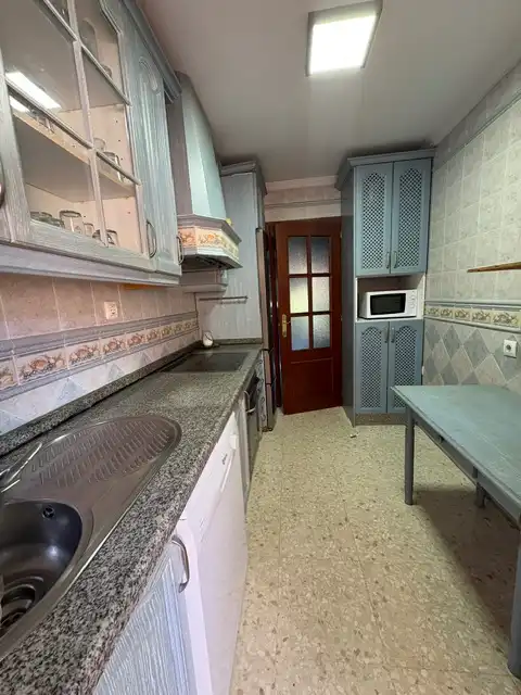 Kitchen of Flat for sale in Algeciras  with Storage room, Oven and Washing machine