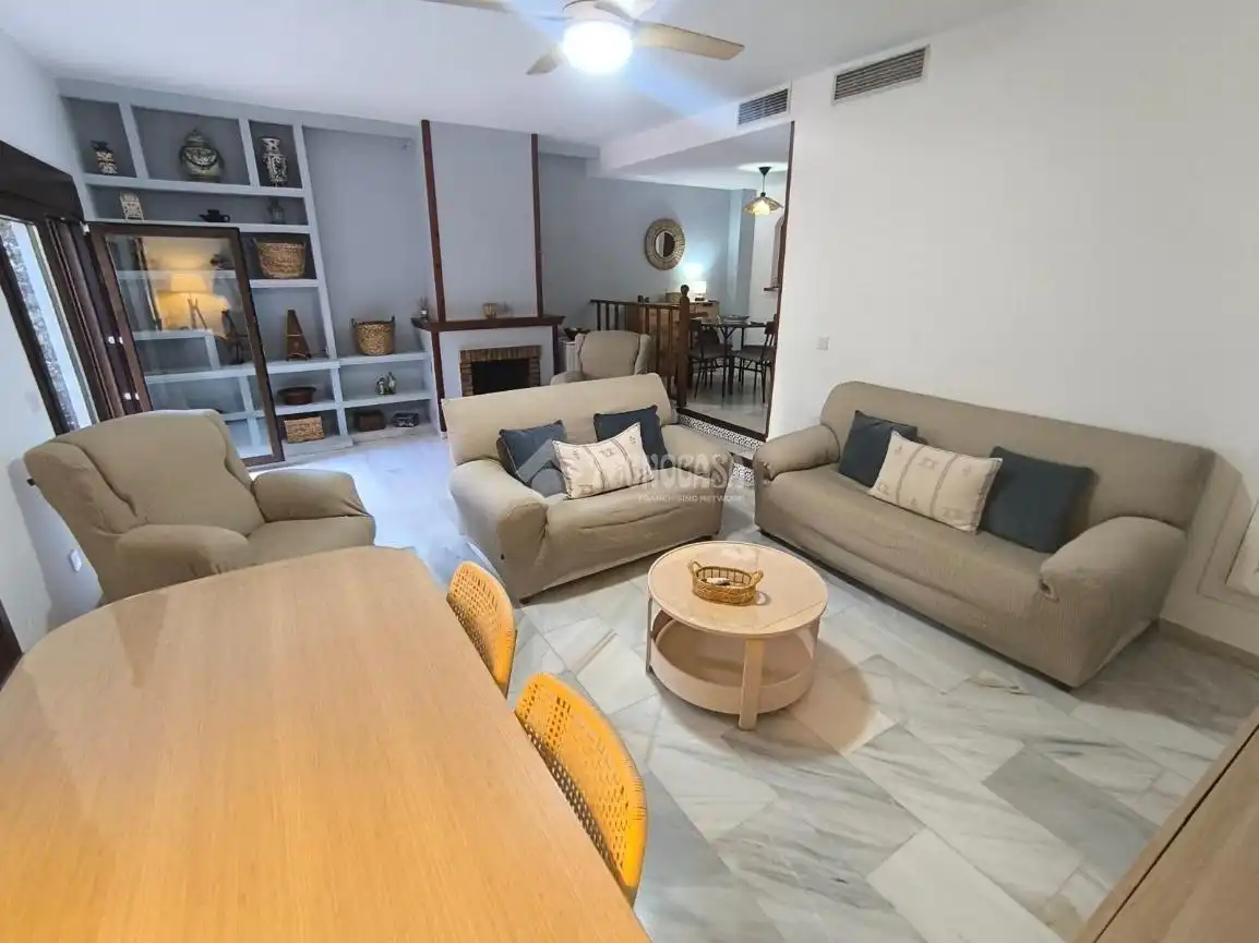 Detached homes for rent in Calle Abrego, Centro