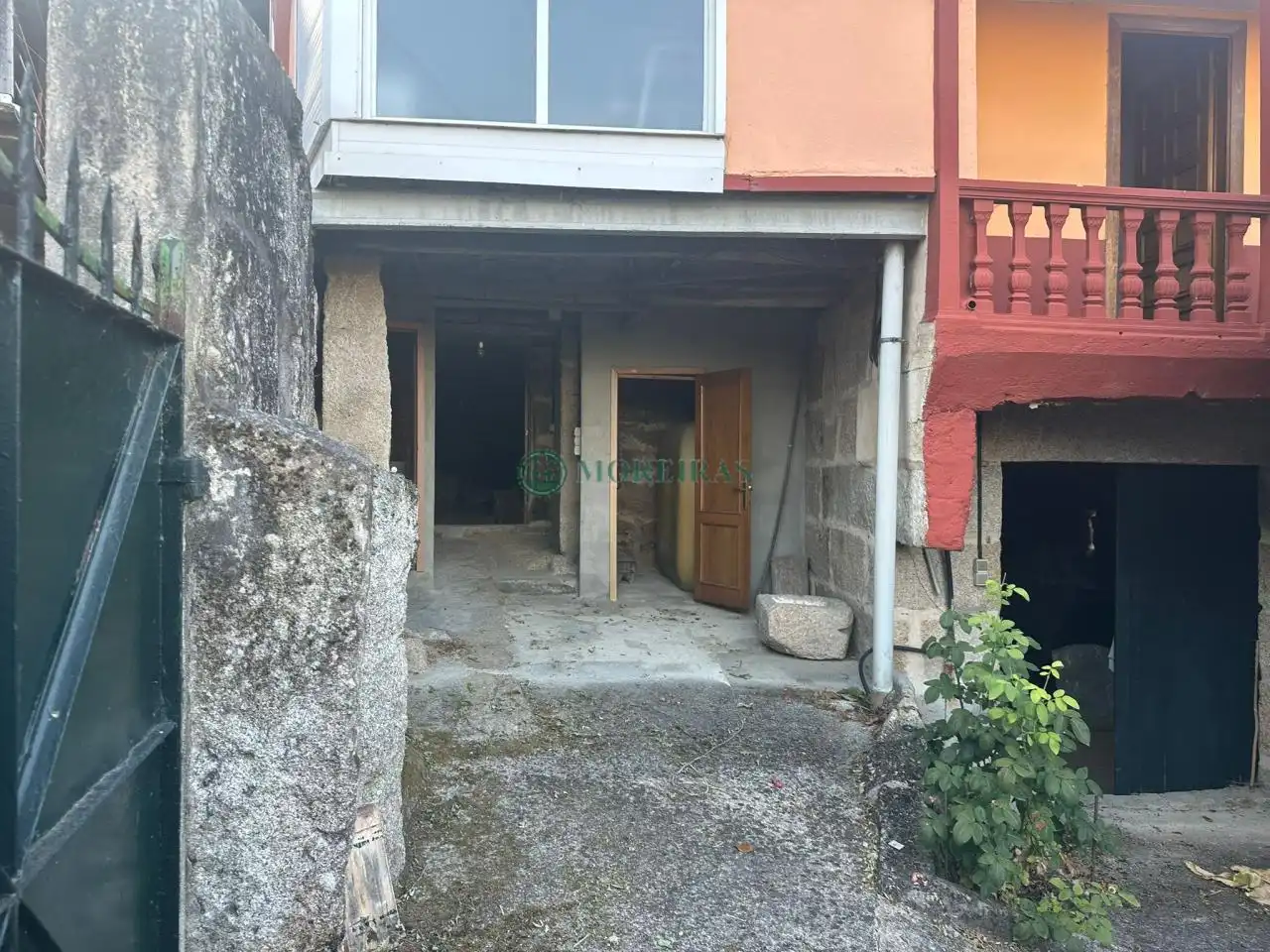 Vista exterior de Casa o xalet en venda en Barbadás amb Calefacció, Jardí privat i Balcó