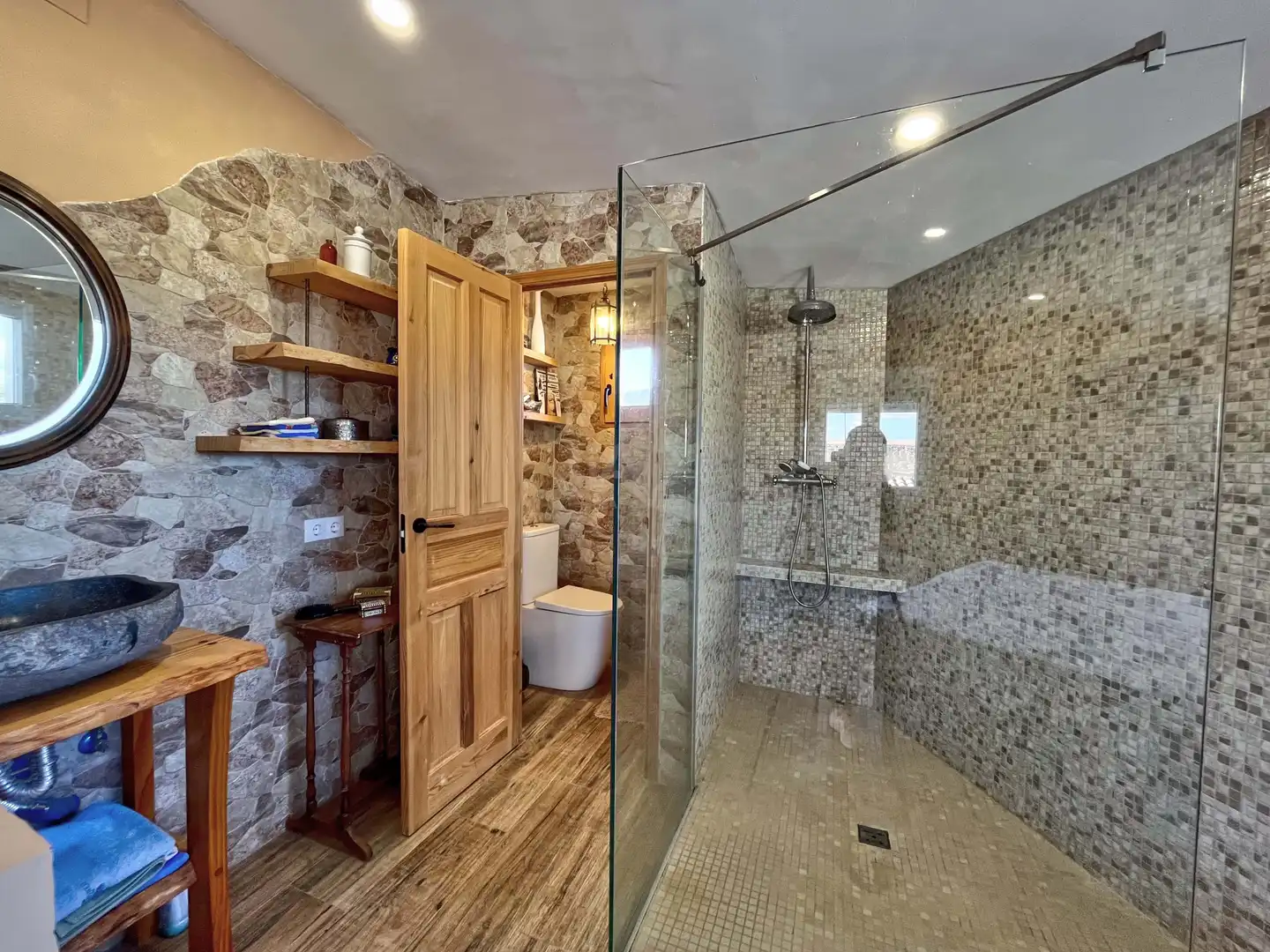 Bathroom of Houses for sale in Villena  with Air Conditioner, Terrace and Swimming Pool