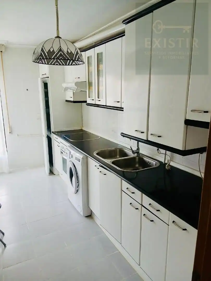 Piso en venta en Ave María