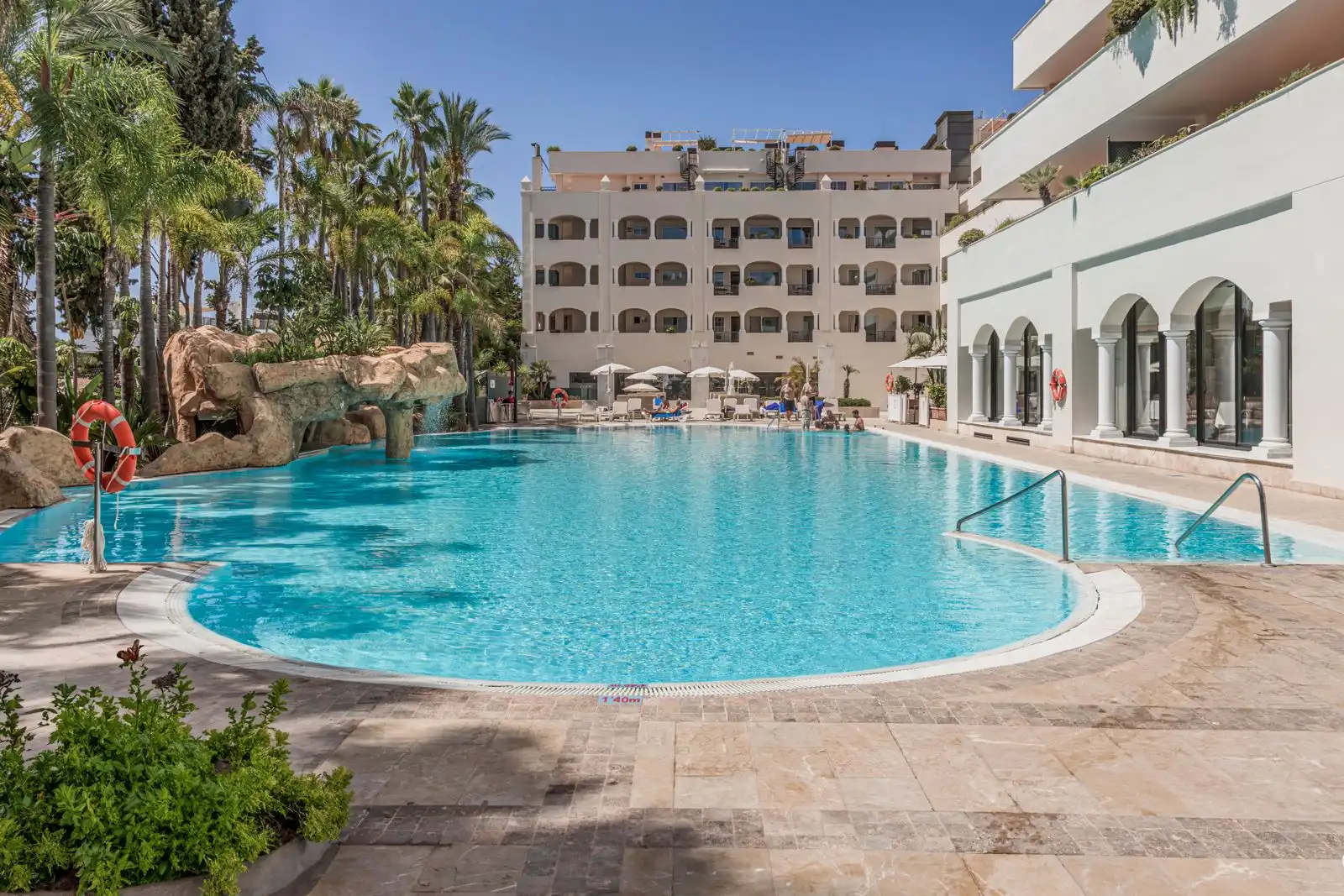 Schwimmbecken von Dachboden zur Miete in Marbella mit Klimaanlage, Möbliert und Fernseher