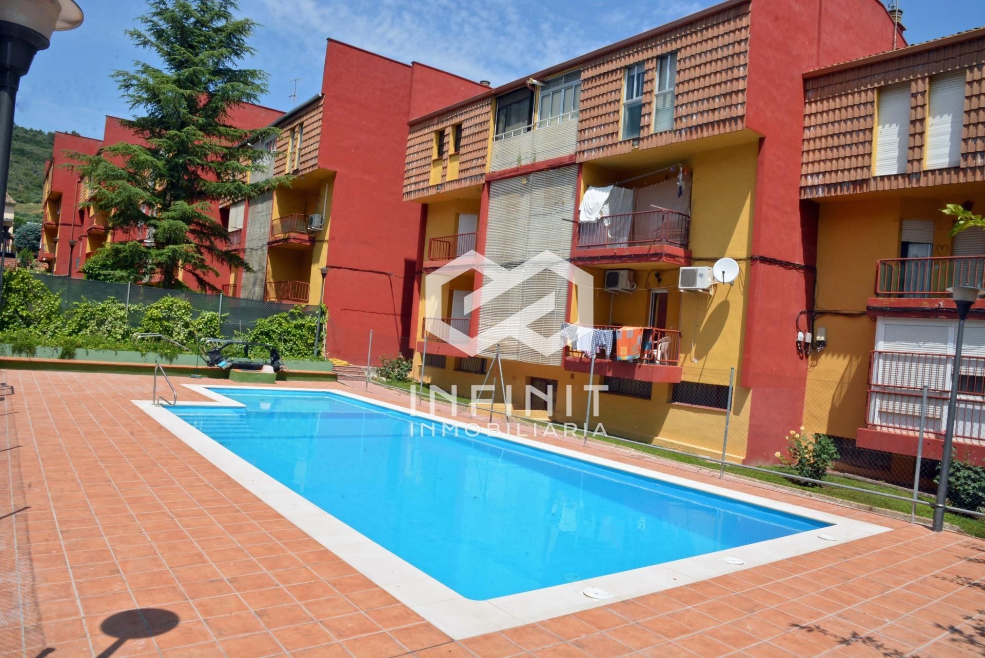 Swimming pool of Flat for sale in Sacedón  with Private garden, Terrace and Storage room