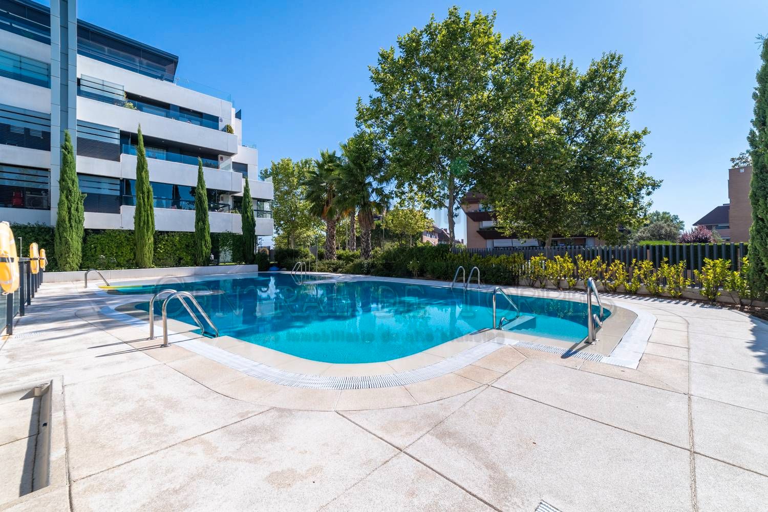 Piscina de Planta baja de alquiler en Boadilla del Monte con Aire acondicionado, Calefacción y Jardín privado