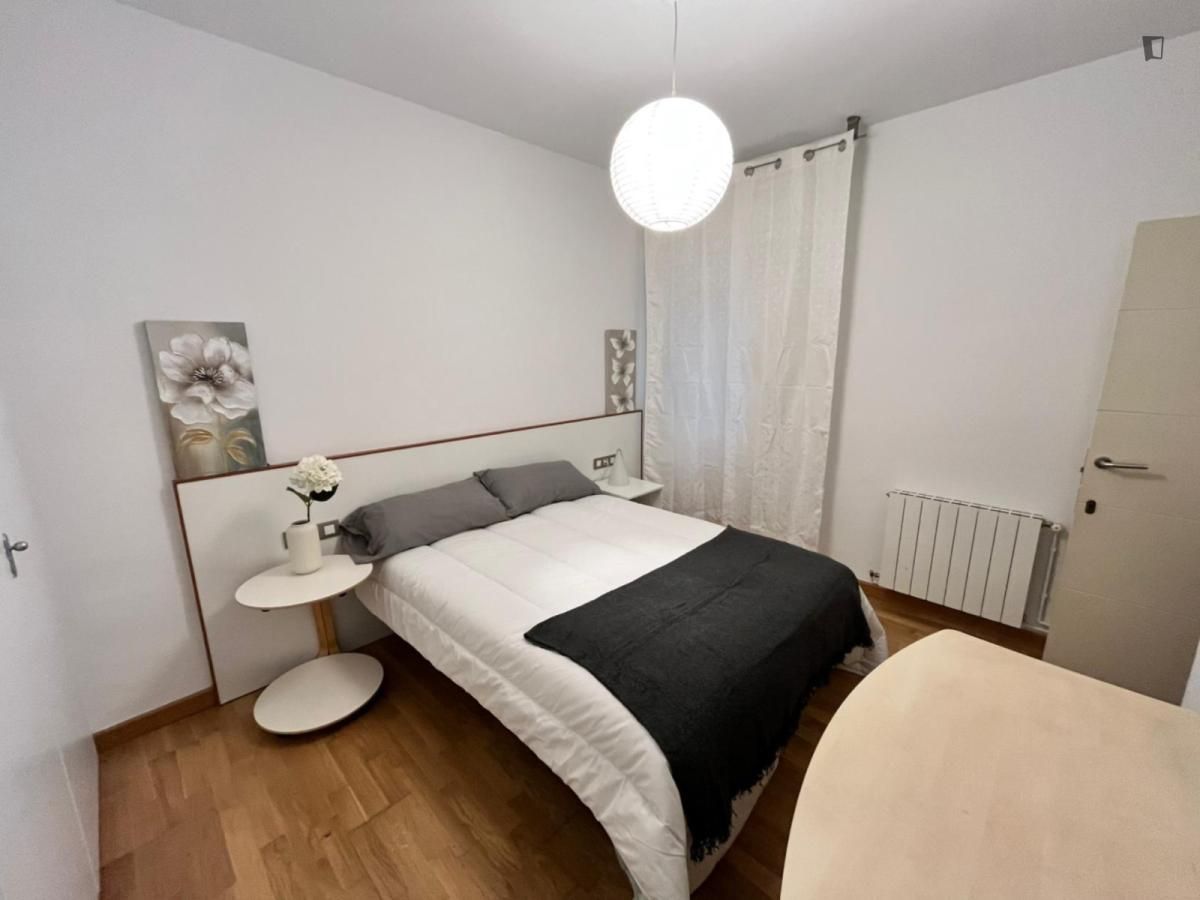 Dormitori de Apartament per a compartir en  Barcelona Capital amb Aire condicionat, Calefacció i Moblat