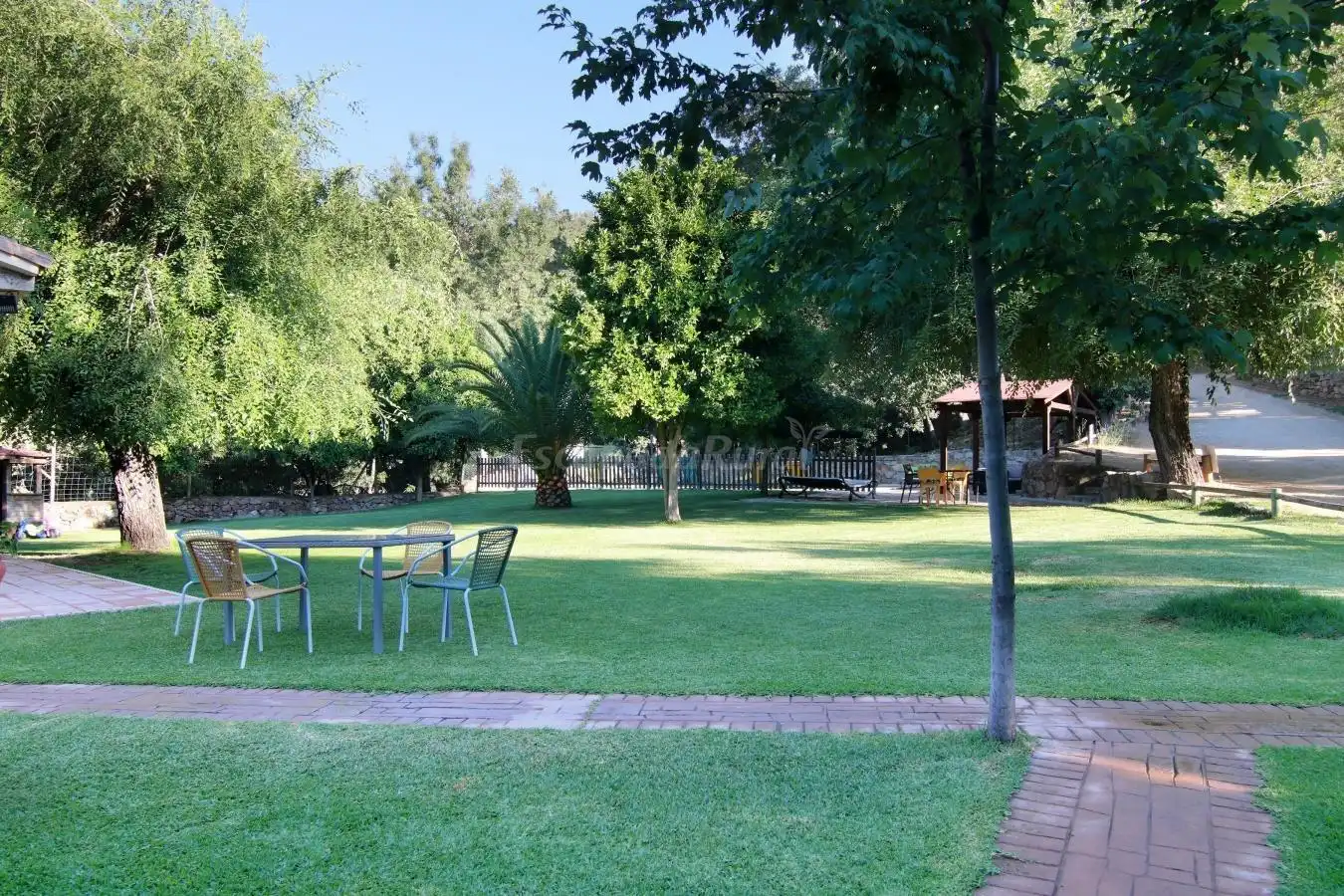 Jardí de Casa o xalet en venda en Candeleda amb Aire condicionat, Calefacció i Jardí privat