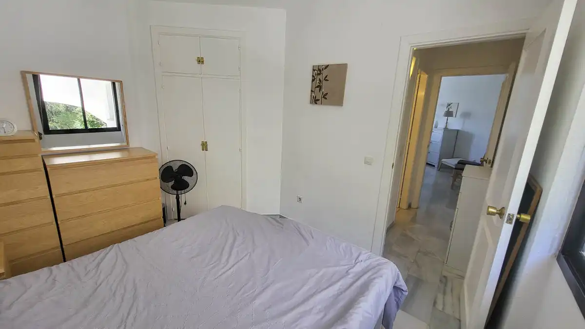 Habitación de Apartamento en venta en Calahonda 