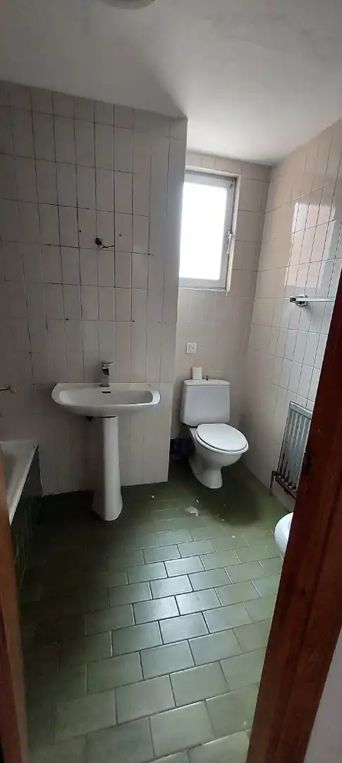 Bany de Pis en venda en Zamora Capital  amb Calefacció, Terrassa i Balcó