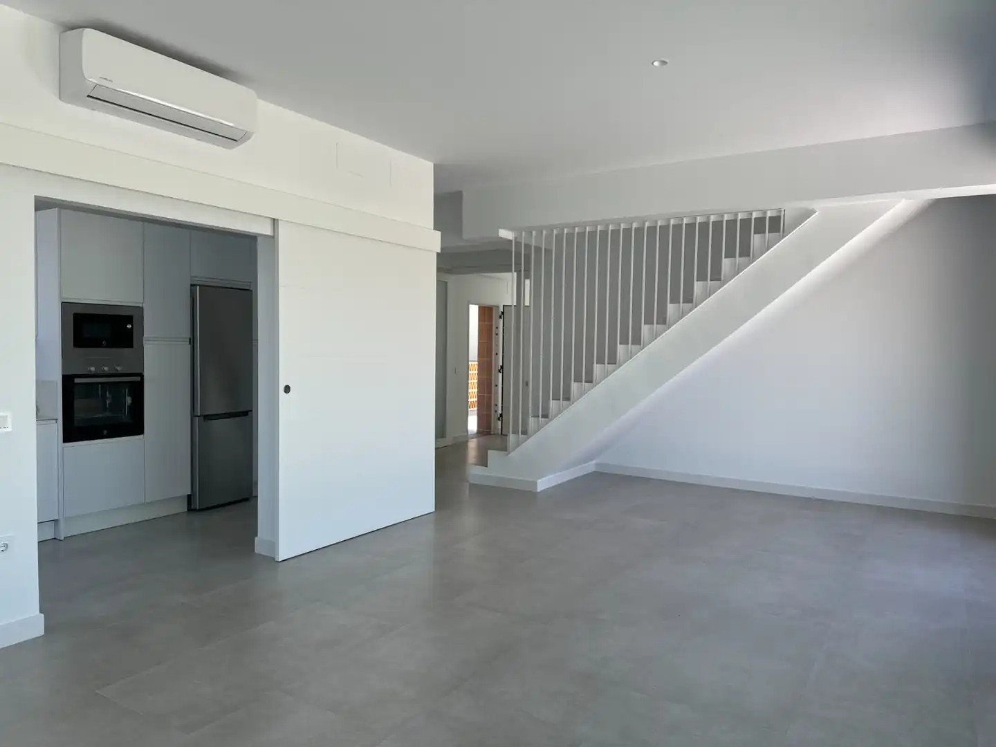 Ground floor for sale in Calle Rodrigo de Triana, 1, Centro - Calzada - Cabo Noval