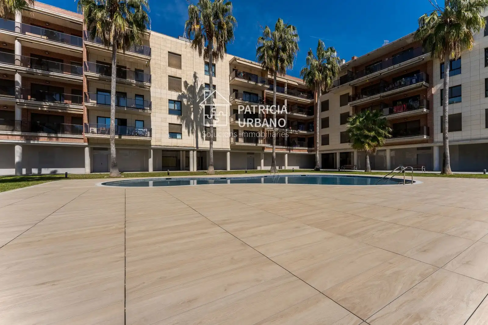 Außenansicht von Wohnungen zur Miete in Cambrils mit Klimaanlage, Heizung und Terrasse