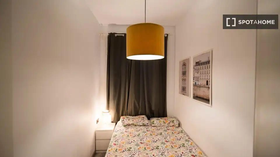 Habitación de Piso para compartir en Barcelona con Aire acondicionado, Calefacción y Amueblado