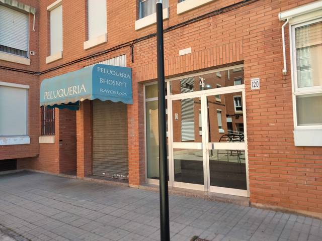 Local comercial en Alquiler en Avenida de Logroño, 120 en Casetas - Villarrapa