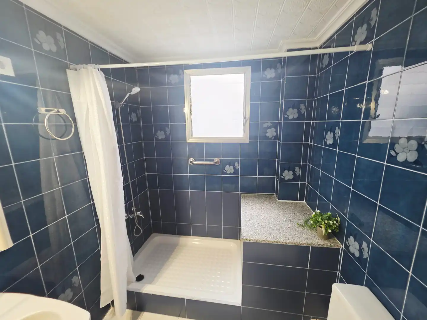 Bathroom of Flat for rent in Vila-real  with Storage room, Furnished and Oven